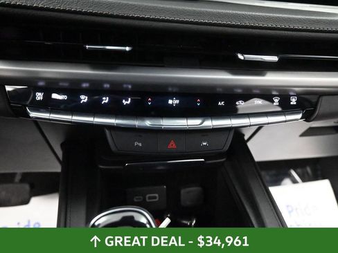 Used 2025 Cadillac XT4 Premium Luxury image 39