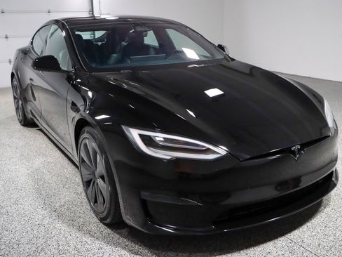 Used 2021 Tesla Model S Plaid image 5