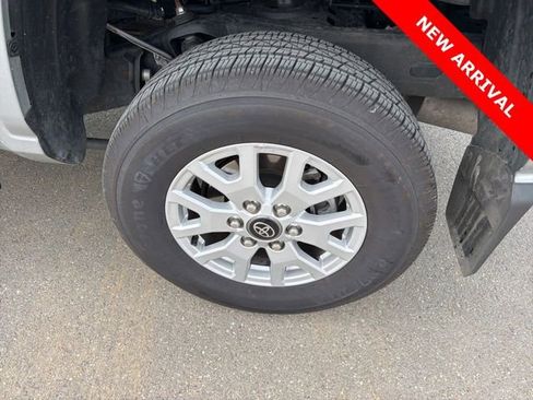Used 2025 Toyota Tacoma SR5 image 9