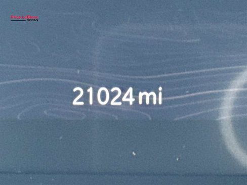 Used 2025 Jeep Grand Cherokee Altitude AWD/4WD image 27