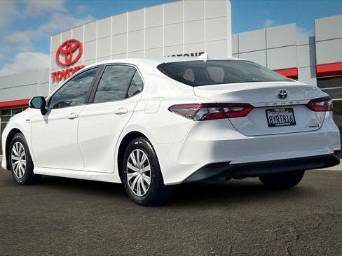 Certified 2021 Toyota Camry LE FWD image 5