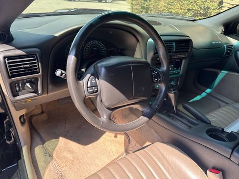 Used 2002 Chevrolet Camaro Z28 w/ SS Performance/Appearance Pkg RWD image 13
