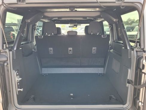 New 2025 Ford Bronco Base image 17