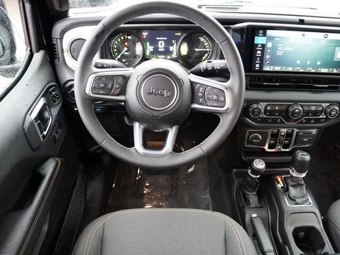 Certified 2025 Jeep Wrangler Unlimited Sahara w/ Safety Group image 19