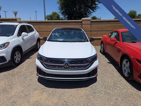Used 2022 Volkswagen Jetta GLI Autobahn FWD image 4