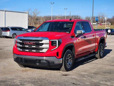 Used 2024 GMC Sierra 1500 SLE image 3