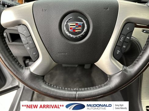 Used 2013 Cadillac Escalade Platinum AWD/4WD image 14