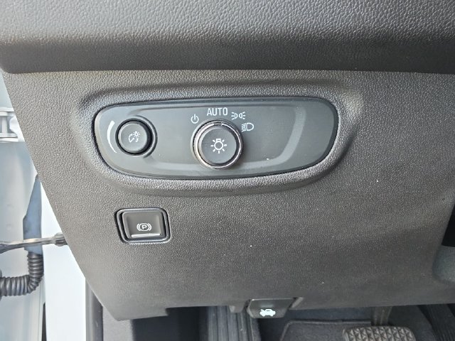 Certified 2021 GMC Terrain SLE w/ Driver Convenience Package FWD image 19
