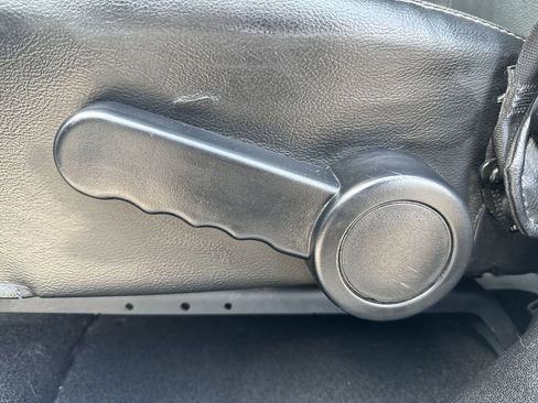 Used 2015 Jeep Wrangler Unlimited Rubicon image 12