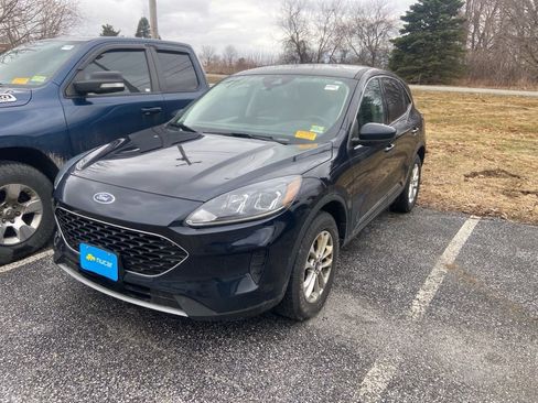 Used 2021 Ford Escape SE w/ Convenience Package image 3