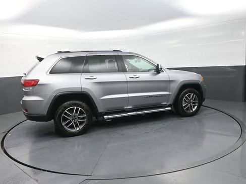 Used 2020 Jeep Grand Cherokee Limited w/ Luxury Group II AWD/4WD image 29