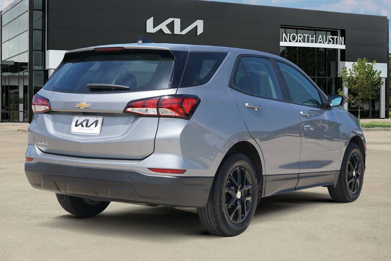 Used 2024 Chevrolet Equinox LS FWD image 5