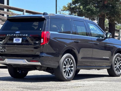 Certified 2025 Ford Expedition Platinum AWD/4WD image 6