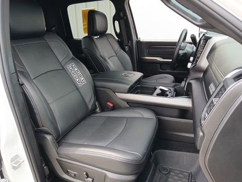 Used 2026 RAM 2500 4x4 Crew Cab image 32