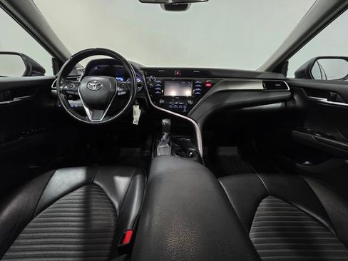 Used 2020 Toyota Camry SE FWD image 14