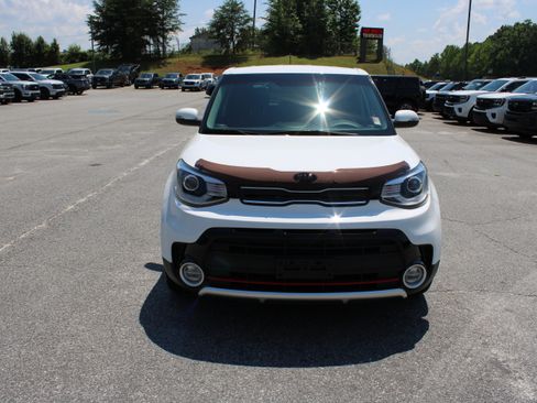 Used 2019 Kia Soul ! w/ Technology Package FWD image 3