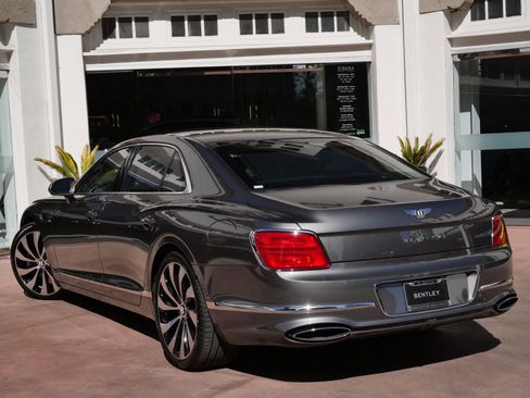 New 2026 Bentley Flying Spur Plug-In Hybrid AWD/4WD image 3