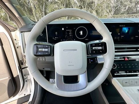 Used 2024 Hyundai Santa Fe Limited image 11