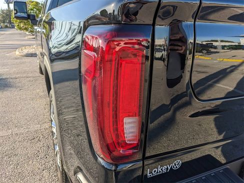 Used 2024 GMC Sierra 1500 Denali w/ Denali Reserve Package image 11