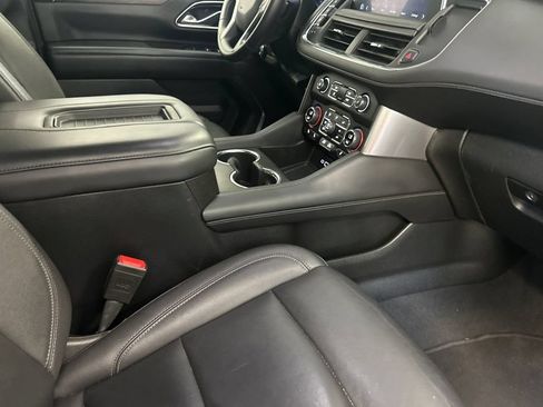 Used 2024 Chevrolet Suburban LT AWD/4WD image 17