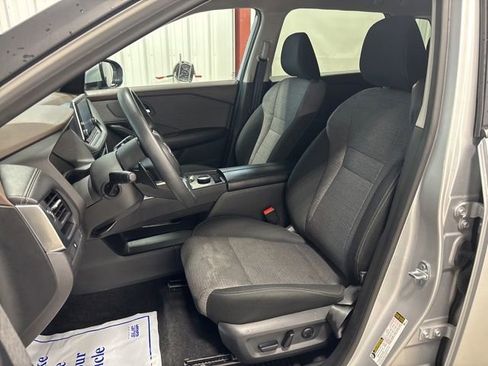 Used 2023 Nissan Rogue SV AWD/4WD image 13