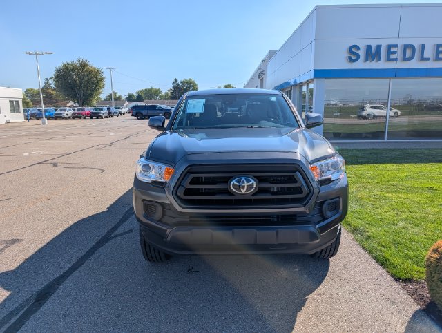 Used 2022 Toyota Tacoma SR AWD/4WD image 3