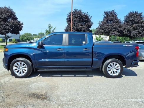 Used 2020 Chevrolet Silverado 1500 Custom w/ Custom Value Package AWD/4WD image 2