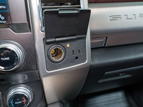 Used 2017 Ford F350 Platinum w/ Platinum Ultimate Package image 32