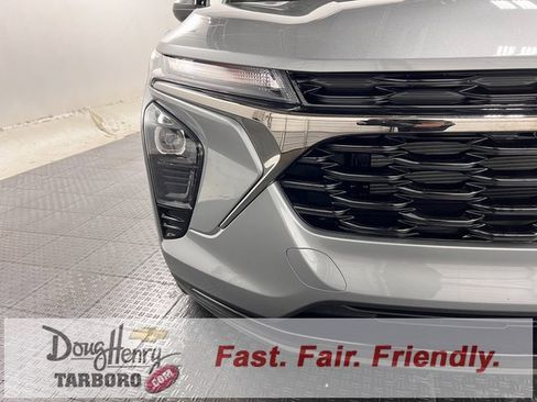 New 2026 Chevrolet Trax RS w/ Sunroof Package image 10