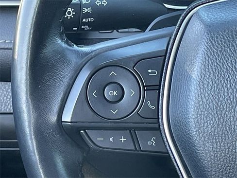 Used 2020 Toyota Camry SE image 12