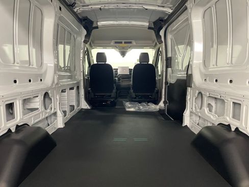 New 2026 Ford Transit 250 148 Medium Roof image 29