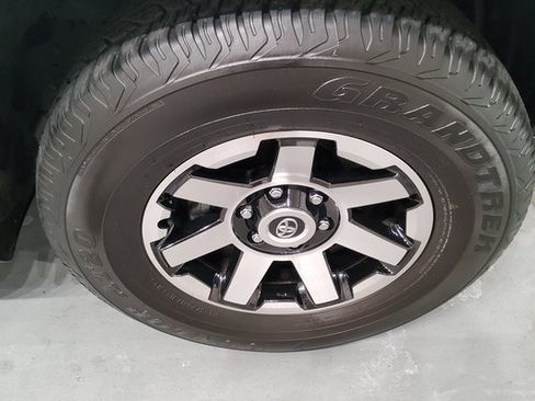 Used 2024 Toyota 4Runner TRD Off-Road image 37