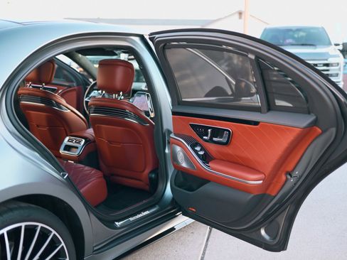 Used 2022 Mercedes-Benz S 580 4MATIC Sedan image 17