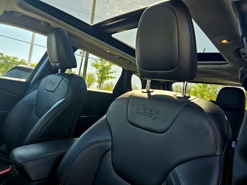 Used 2022 Jeep Cherokee Limited AWD/4WD image 18