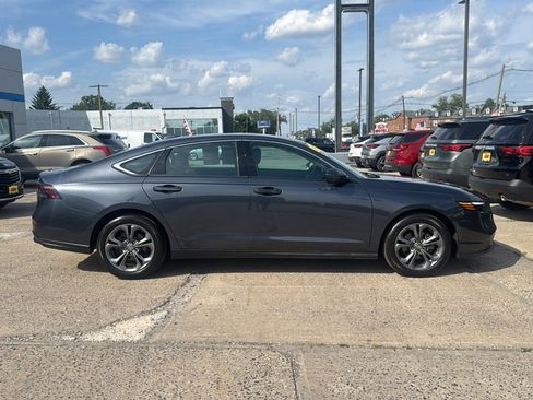 Used 2023 Honda Accord EX image 9