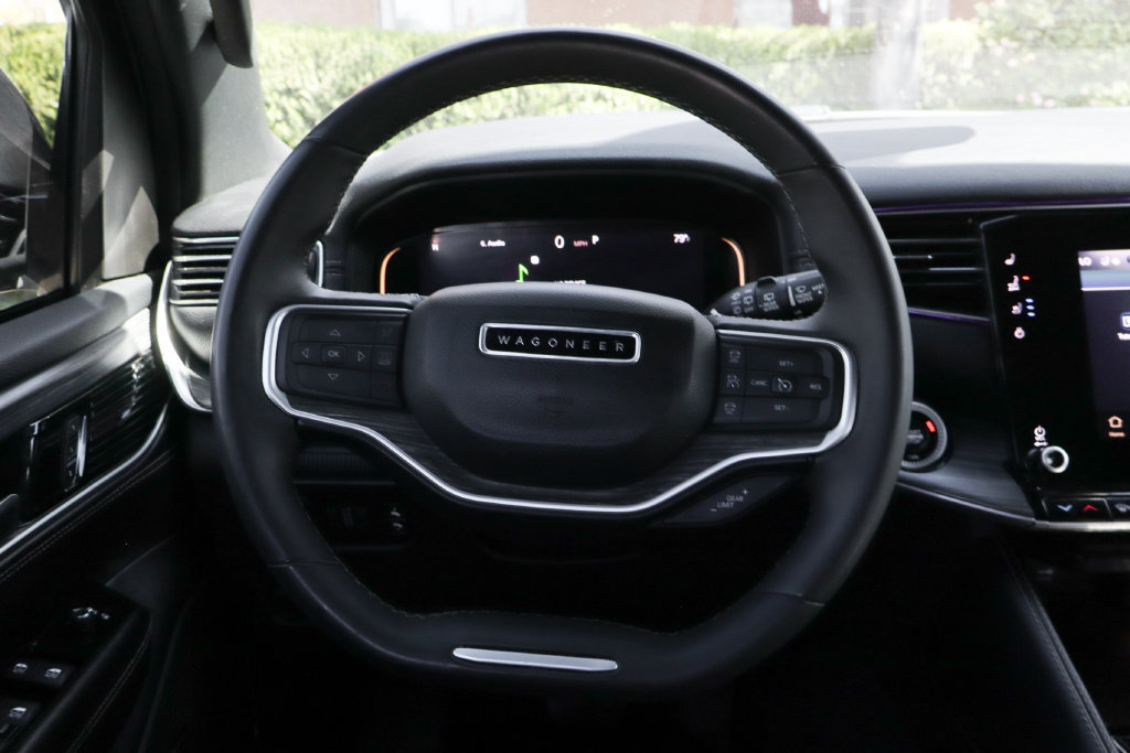 Used 2024 Jeep Wagoneer Series II w/ Flexible Seating Group RWD image 23