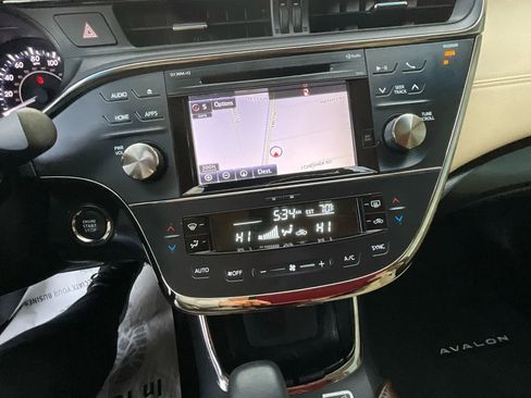 Used 2016 Toyota Avalon Touring image 24
