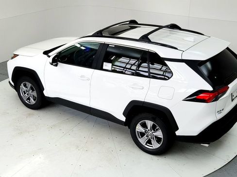 Certified 2023 Toyota RAV4 XLE w/ Convenience Package AWD/4WD image 17