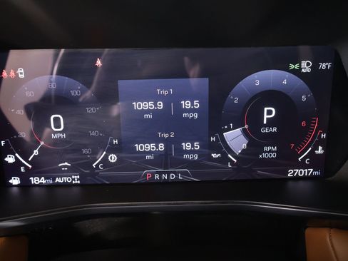 Used 2024 GMC Canyon AT4 w/ Technology Package AWD/4WD image 4
