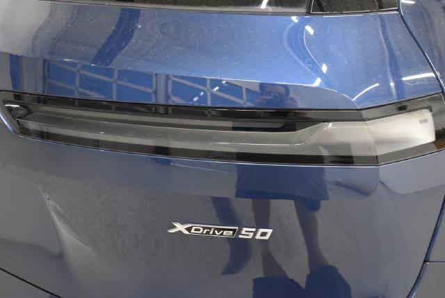 Used 2024 BMW iX xDrive50 w/ Sport Package AWD/4WD image 12
