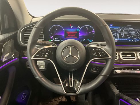 Used 2025 Mercedes-Benz GLS 450 4MATIC image 23