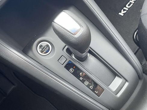 New 2025 Nissan Kicks Play S image 30