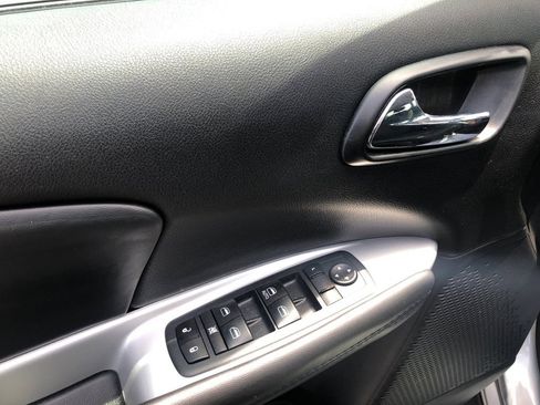 Used 2019 Dodge Journey SE w/ Connectivity Group FWD image 26