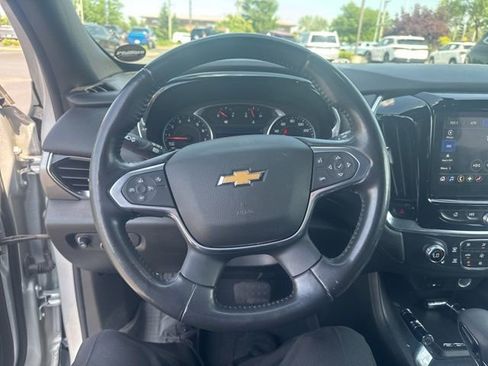 Used 2022 Chevrolet Traverse LT FWD image 10