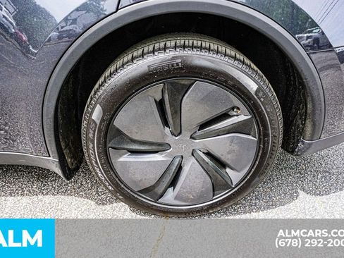 Used 2026 Tesla Model Y 2WD image 17