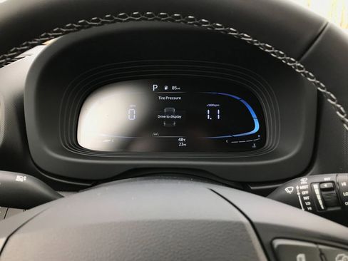 New 2025 Hyundai Venue Limited image 21