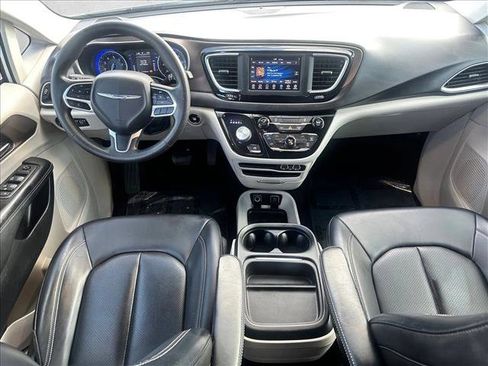 Used 2021 Chrysler Voyager Lxi image 16