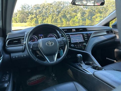 Used 2020 Toyota Camry SE image 12