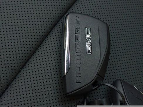 New 2025 GMC Hummer EV 2X image 38