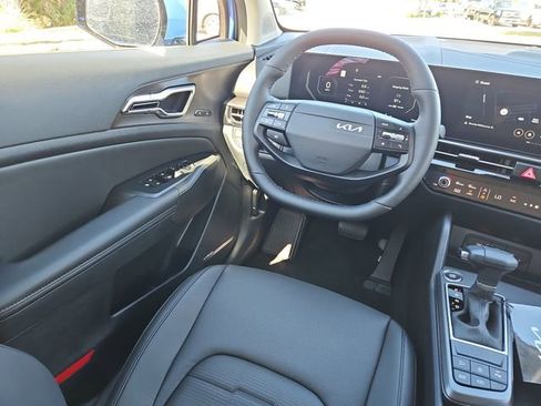 New 2026 Kia Sportage SX image 7